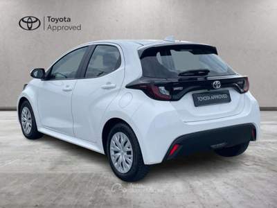 Toyota Yaris 1.5 Hybrid 5 porte Active Bianco usata Caresanablot
