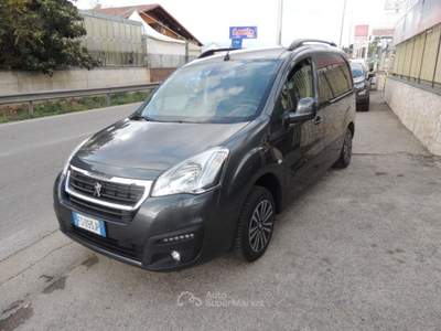 Peugeot Partner BlueHDi 100 L1 Pian.Cab. isotermico distribuzione Grigio usata Quarto
