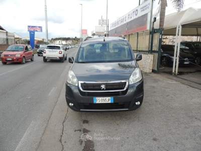Peugeot Partner BlueHDi 100 L1 Pian.Cab. isotermico distribuzione Grigio usata Quarto