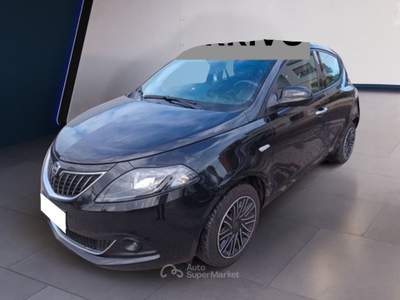 Lancia Ypsilon Ypsilon 1.0 FireFly 5 porte S&S Hybrid Ecochic Gold Nero usata Pordenone