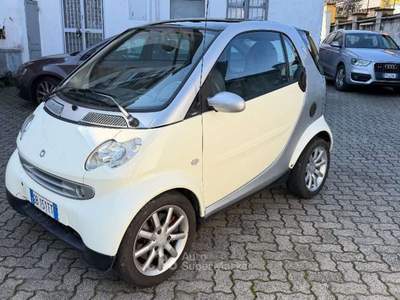 Smart ForTwo 700 coupé passion (45 kW) Bianco usata Torino Smart ForTwo 700 coupé passion (45 kW) Bianco usata Torino