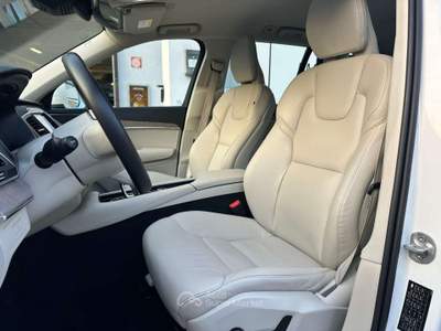 Volvo XC90 2.0 T8 recharge Core awd 7p - AUT/GOOGLE/CAMERA Bianco usata Sesto San Giovanni