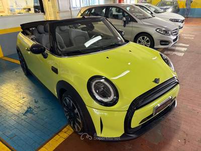 MINI Cooper Mini IV Cabrio  1.5 Classic auto Verde usata Milano