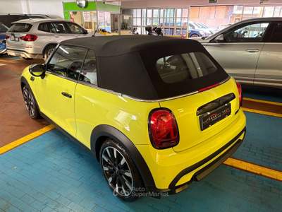 MINI Cooper Mini IV Cabrio  1.5 Classic auto Verde usata Milano