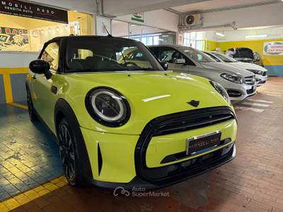 MINI Cooper Mini IV Cabrio  1.5 Classic auto Verde usata Milano