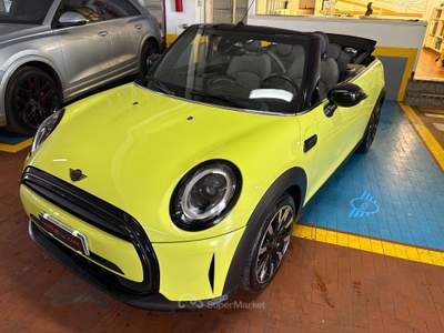 MINI Cooper Mini IV Cabrio  1.5 Classic auto Verde usata Milano
