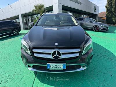 Mercedes-Benz GLA Automatic Premium Nero usata Aquino