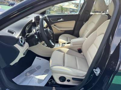 Mercedes-Benz GLA Automatic Premium Nero usata Aquino