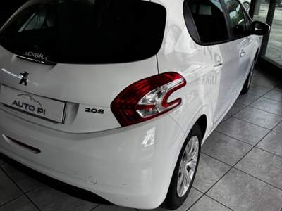 Peugeot 208 5 porte Active Bianco usata Giugliano in Campania