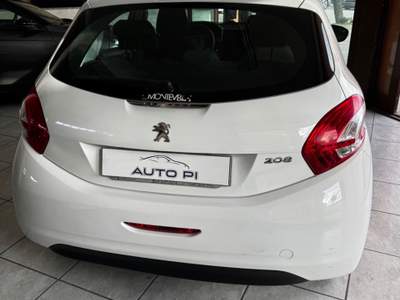 Peugeot 208 5 porte Active Bianco usata Giugliano in Campania