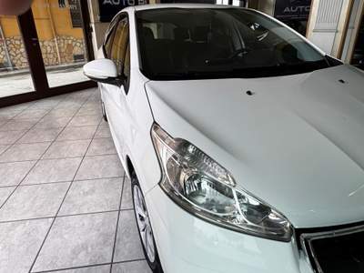 Peugeot 208 5 porte Active Bianco usata Giugliano in Campania