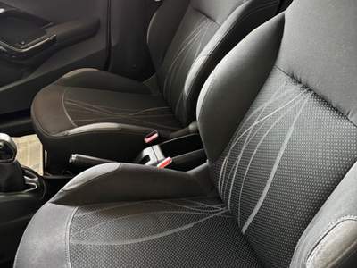 Peugeot 208 5 porte Active Bianco usata Giugliano in Campania