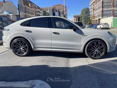 Porsche Cayenne Cayenne Coupe 2023 3.0 e-hybrid tip tiptronic Nero usata Torino