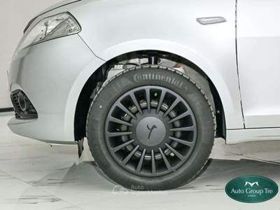 Lancia Ypsilon 1.2 Elefantino Blu ecochic Gpl 69cv Argento usata Torino