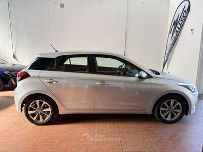 Hyundai i20 5p 1.2 Style 84cv Uniprop+tagliandi Uff. Argento usata Ferrara