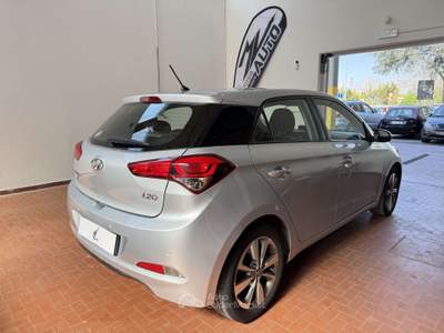 Hyundai i20 5p 1.2 Style 84cv Uniprop+tagliandi Uff. Argento usata Ferrara
