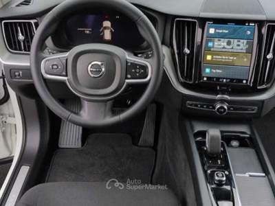 Volvo XC60 B4 (d) Geartronic Momentum Pro Bianco usata Pieve di Cento