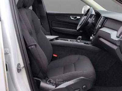 Volvo XC60 B4 (d) Geartronic Momentum Pro Bianco usata Pieve di Cento