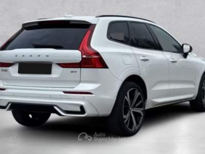 Volvo XC60 B4 (d) automatico Plus Dark Bianco usata Pieve di Cento