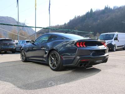 Ford Mustang Fastback 5.0 V8 aut. Dark Horse Blu/Azzurro usata Arsiè