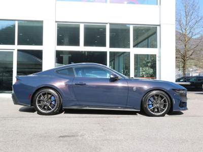 Ford Mustang Fastback 5.0 V8 aut. Dark Horse Blu/Azzurro usata Arsiè