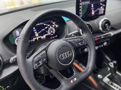 Audi Q2 S tronic Identity Black Nero usata San Felice a Cancello