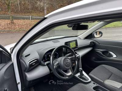 Toyota Yaris Cross 1.5h Business Sport Eco fwd 116cv e-cvt Bianco usata Castelnovo ne' Monti