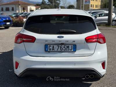 Ford Focus 1.0 EcoBoost 125 CV 5p. ST-Line Bianco usata Massarosa