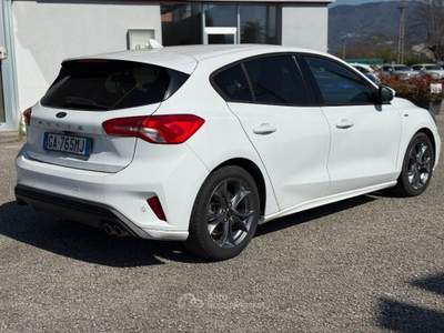 Ford Focus 1.0 EcoBoost 125 CV 5p. ST-Line Bianco usata Massarosa