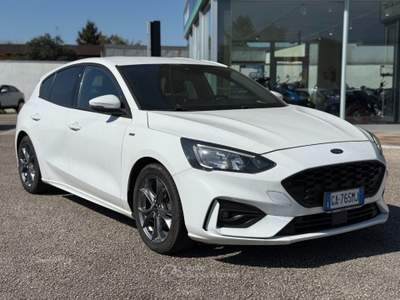 Ford Focus 1.0 EcoBoost 125 CV 5p. ST-Line Bianco usata Massarosa
