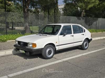 Alfa Romeo Alfasud 1.2 5 porte TARGA ORO Bianco usata Bari