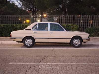 BMW Serie 5 545e *ASI* Beige usata Bari