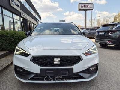 Seat Leon Sportstourer 1.5 hybrid 150 CV DSG FR Bianco usata Castenaso