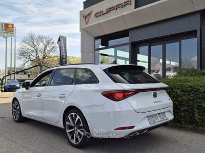 Seat Leon Sportstourer 1.5 hybrid 150 CV DSG FR Bianco usata Castenaso