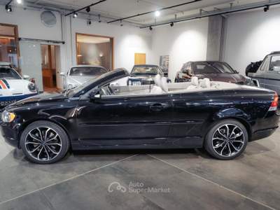 Volvo C70 2.4 20V 140 CV Momentum*LIBRETTO TAGLIANDI Nero usata MILANO