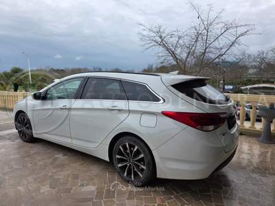 Hyundai i40 Wagon 1.7 CRDi 141 CV 7DCT Business#LED#NAVI#CAM Bianco usata Altamura