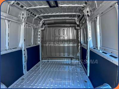 Peugeot Boxer Boxer 35 2.2 L2H2 Furgone diesel S&S 140cv Bianco usata Milano