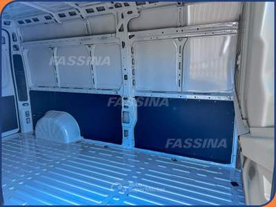Peugeot Boxer Boxer 35 2.2 L2H2 Furgone diesel S&S 140cv Bianco usata Milano