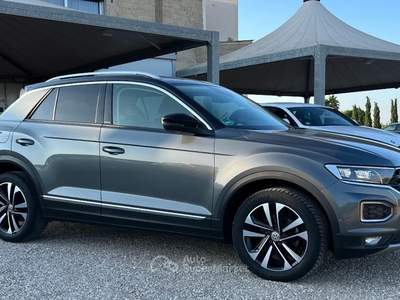 Volkswagen T-Roc 1.6 TDI SCR Style BlueMotion Tech. Grigio usata Casarano