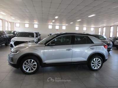 Volkswagen T-Roc T-Roc 1.0 tsi Style 110cv Argento usata Fossano