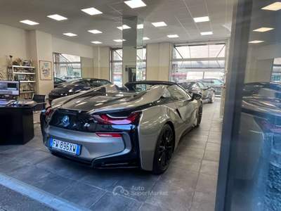 BMW i8 i8 i8 Roadster I15 Roadster 1.5 auto Grigio usata Milano
