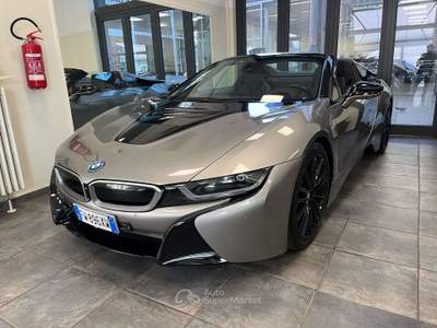 BMW i8 i8 i8 Roadster I15 Roadster 1.5 auto Grigio usata Milano
