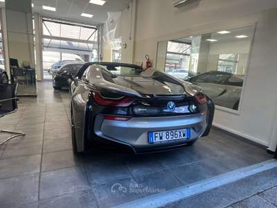 BMW i8 i8 i8 Roadster I15 Roadster 1.5 auto Grigio usata Milano
