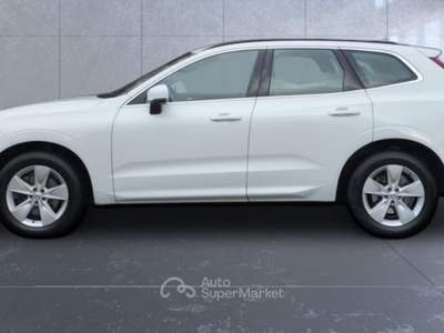 Volvo XC60 B4 (d) AWD Geartronic Momentum Pro Bianco usata Pieve di Cento
