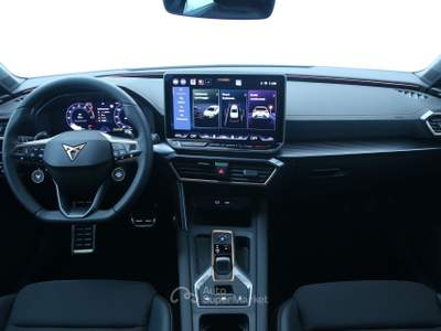 Cupra Leon Leon 1.5 eTSI 150 CV DSG Cerchi 19'' Black Blu/Azzurro usata Feltre