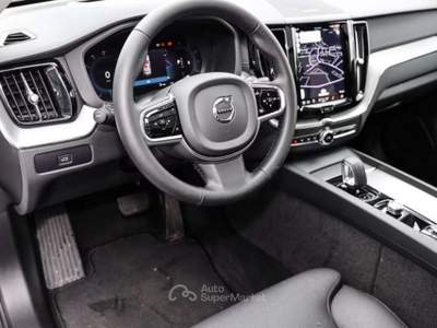 Volvo XC60 B4 (d) automatico Plus Dark Bianco usata Pieve di Cento