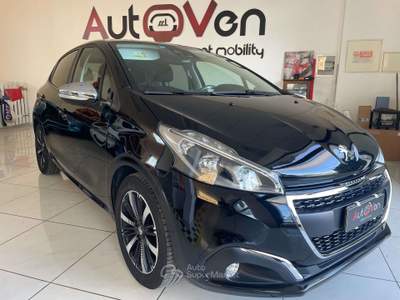 Peugeot 208 208 I 2015 5p 1.2 Signature s usata Lonate Pozzolo