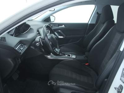 Peugeot 308 308 BlueHDi 130 S&S EAT8 Allure *EXTRA VANTAGGI Bianco usata Feltre