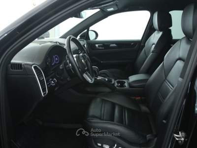 Porsche Cayenne 3.0 V6 E-Hybrid/MATRIX/BOSE/CERCHI 21'' Nero usata Feltre