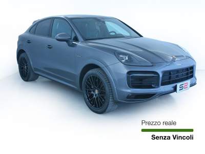 Porsche Cayenne Cayenne Coupé 3.0 V6 E-Hybrid  Cerchi 21''/Pack Sport Design nero Grigio usata Feltre
